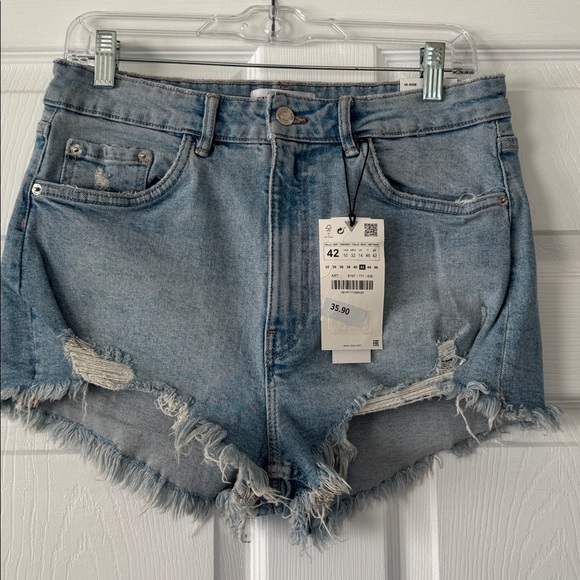 Zara Pants - ZARA NWT High Rise Distressed Denim Cutoff Shorts - Size 10